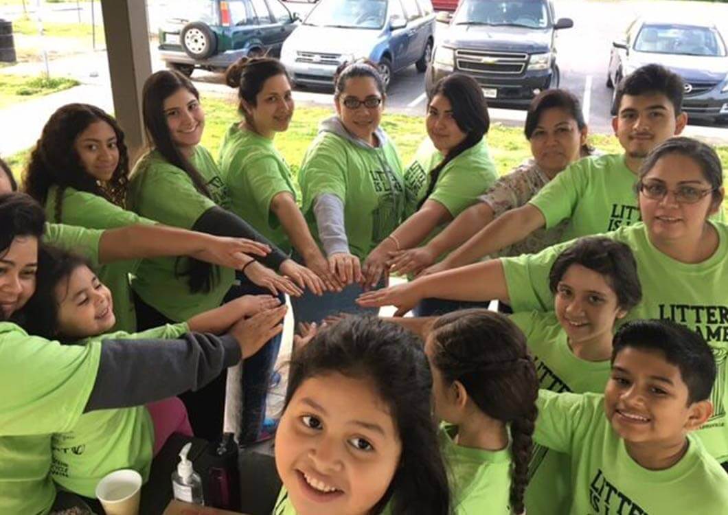 Gallopalooza volunteers in green shirts